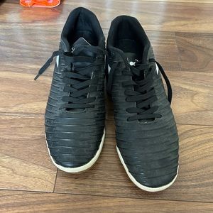 Indoor soccer cleats